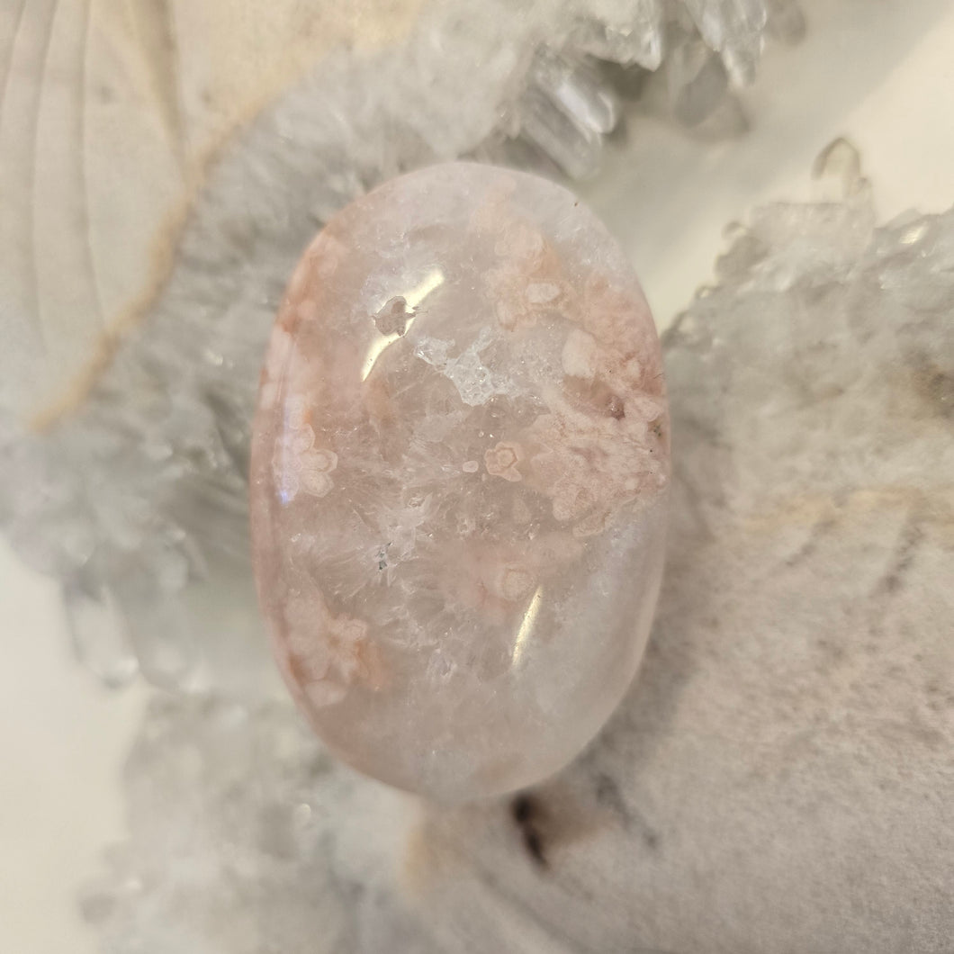 Flower Agate Palmstone