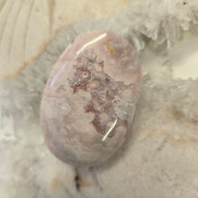 Load image into Gallery viewer, Flower Agate Palmstone
