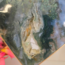 Load image into Gallery viewer, Moss Agate Heart with Stand
