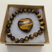 Load image into Gallery viewer, Tiger&#39;s Eye Bracelet and Heart Boxset
