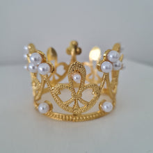 Load image into Gallery viewer, Gold Metal Crown Sphere Holder
