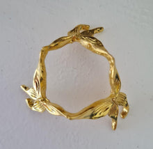 Load image into Gallery viewer, Butterfly Sphere Stand -- Gold
