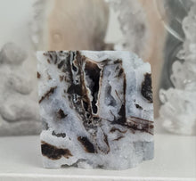 Load image into Gallery viewer, Sphalerite Cube - Spinning
