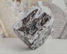Load image into Gallery viewer, Sphalerite Cube - Spinning
