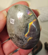 Load image into Gallery viewer, Purple Labradorite Palmstone
