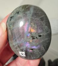 Load image into Gallery viewer, Purple Labradorite Palmstone
