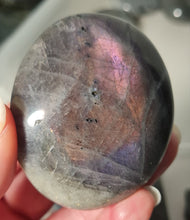 Load image into Gallery viewer, Purple Labradorite Palmstone
