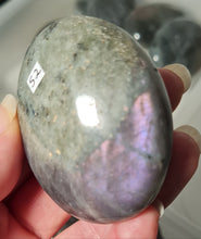 Load image into Gallery viewer, Purple Labradorite Palmstone
