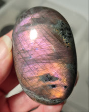 Load image into Gallery viewer, Purple Labradorite Palmstone
