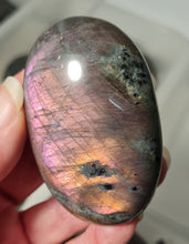 Load image into Gallery viewer, Purple Labradorite Palmstone
