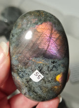 Load image into Gallery viewer, Purple Labradorite Palmstone
