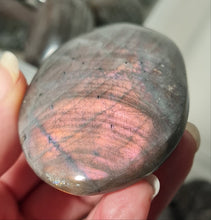 Load image into Gallery viewer, Purple Labradorite Palmstone
