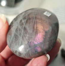 Load image into Gallery viewer, Purple Labradorite Palmstone
