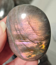 Load image into Gallery viewer, Purple Labradorite Palmstone
