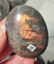 Load image into Gallery viewer, Purple Labradorite Palmstone
