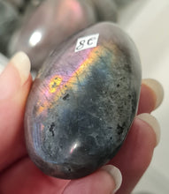 Load image into Gallery viewer, Purple Labradorite Palmstone
