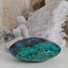 Load image into Gallery viewer, Chrysocolla Palmstone
