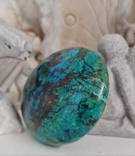 Load image into Gallery viewer, Chrysocolla Palmstone
