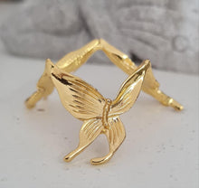 Load image into Gallery viewer, Butterfly Sphere Stand -- Gold
