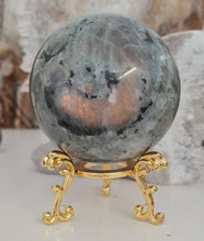 Load image into Gallery viewer, Sphere Stand -- Gold and Silver
