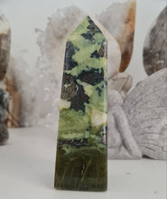Load image into Gallery viewer, Serpentine with Pyrite Tower
