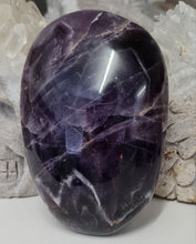 Load image into Gallery viewer, Chevron Amethyst Gallet
