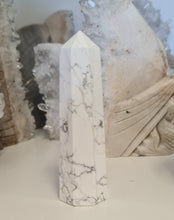 Load image into Gallery viewer, Howlite Tower
