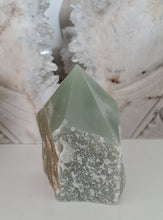Load image into Gallery viewer, Green Quartz Rough Point
