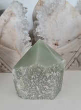 Load image into Gallery viewer, Green Quartz Rough Point
