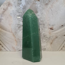Load image into Gallery viewer, Green Quartz Tower
